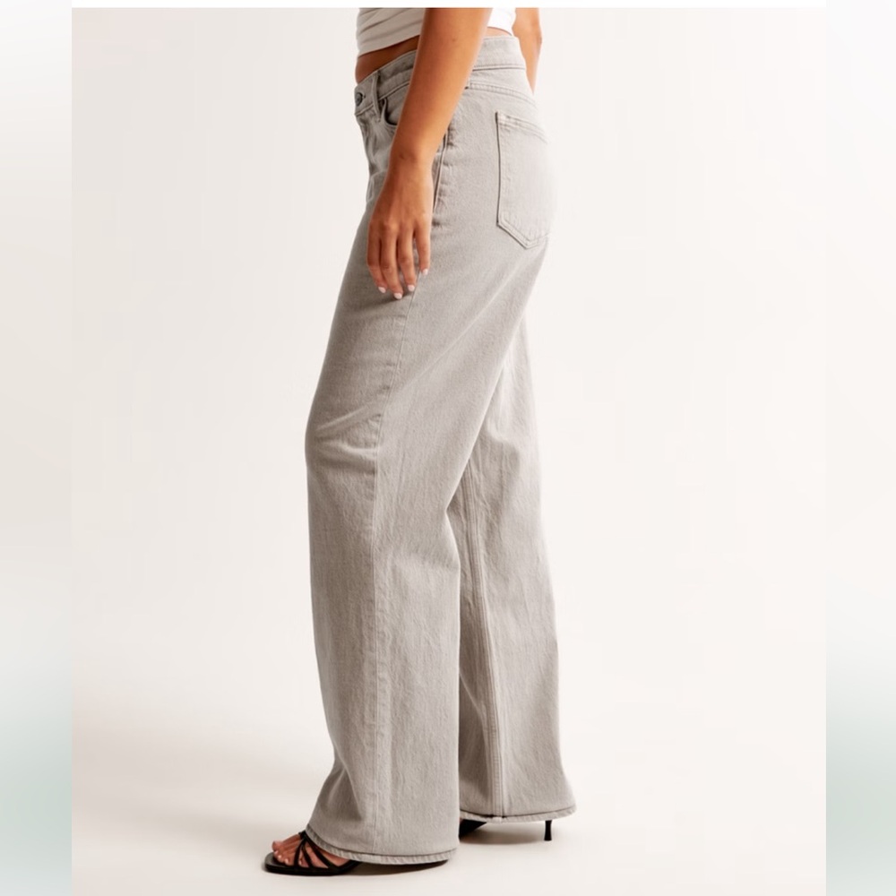 Abercrombie Curve Love Low Rise Baggy Jean Size 28 (6) in Chai